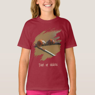 Camiseta Joaninhas Beijando Em Uma Cerca de Arame Personali