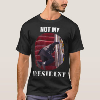 Camiseta Joe Biden Caindo Escadas Não Meu Presidente