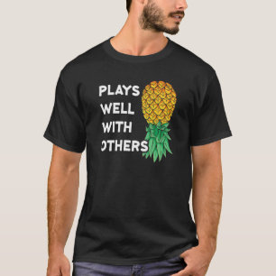 Camiseta Joga Bem Com Outros Poli De Abaixo De Abacaxi