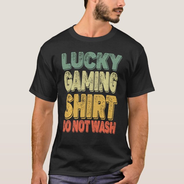 Camiseta Jogador de Jogos Retro Lucky Não Lave Mulheres (Frente)
