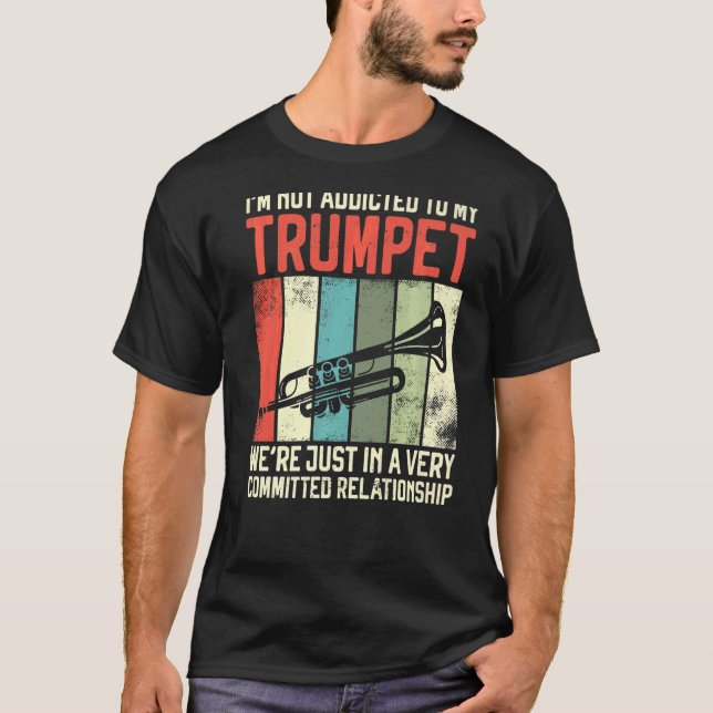 Camiseta Jogador de Trompete Retro Não sou Viciado em M (Frente)