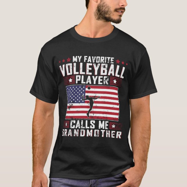 Camiseta Jogador de Voleibol Favorito Me Chama Avó Mo (Frente)