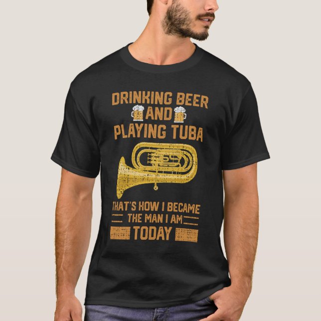 Camiseta Jogador Tuba Engraçado Marchando Bebendo De Cervej (Frente)
