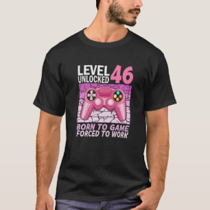 Camiseta Jogadora de 46 anos forçada a trabalhar