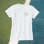 Camiseta Jogo Conjunto Corresponder Maravilhas Tênis<br><div class="desc">Jogo Jogo Combinação, crista azul, t-shirt branca tênis. Personalize com o ano, tênis / campeonato / nome e local do torneio. Perfeito para um torneio local de tênis, como presente para um amante de tênis ou para uma festa de solteira temática de tênis. Projetado para corresponder à nossa coleção de...</div>