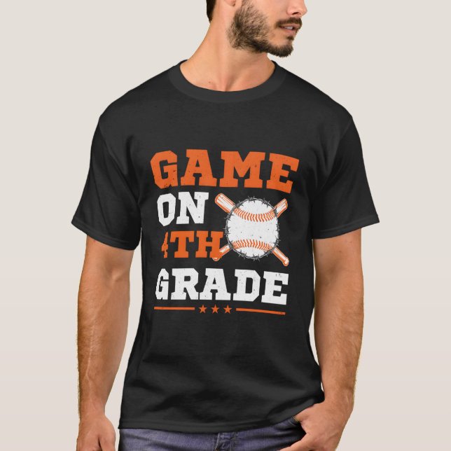 Camiseta Jogo De Beisebol No 4º Ano De Volta Para A Escola  (Frente)