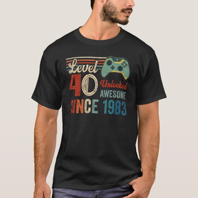 Camiseta Jogo de Vídeo de 40 Anos com Nível 40 Desbloqueado (Frente)