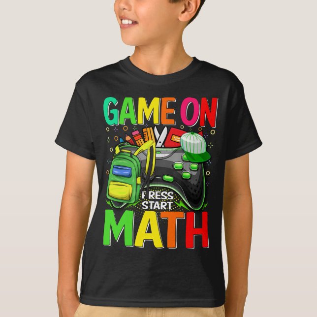 Camiseta Jogo no 1º Dia da Matemática Jogador de Volta à Es (Frente)