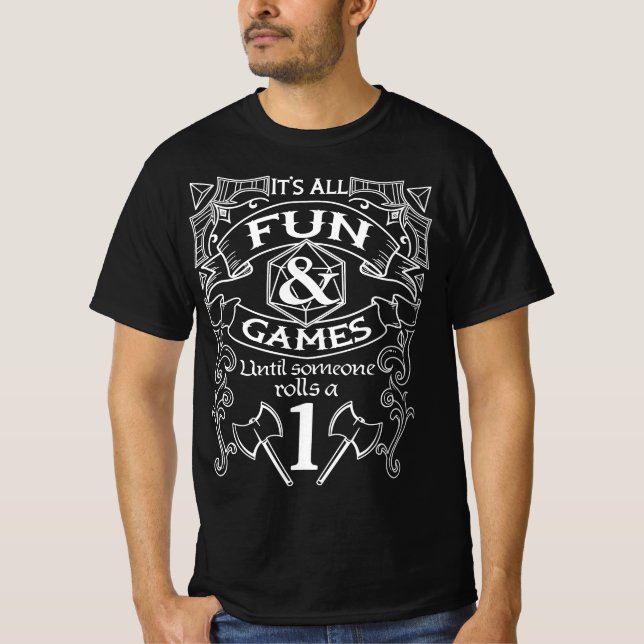 Camiseta Jogo Tabletop DM Dotando Divertimento E Jogando Pa (Frente)