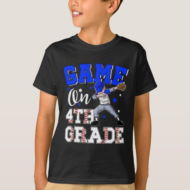 Camiseta Jogos no 4º ano, Batidas no 1º dia da escola (Frente)