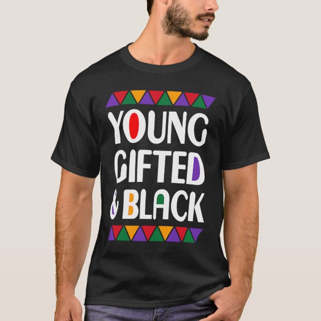 Camiseta Jovem e Negro História Negra Mês Melani (Frente)