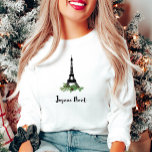 Camiseta Joyeux Noel Natal francês com Torre Eiffel<br><div class="desc">Esta camisa de na moda diz "Joyeux Noël" na tipografia moderna francesa,  e tem uma imagem da Torre Eiffel cercada por galhos de pinheiros e cones de pinheiros para um toque de Natal extra. Usamos arte de LABFcreations.</div>