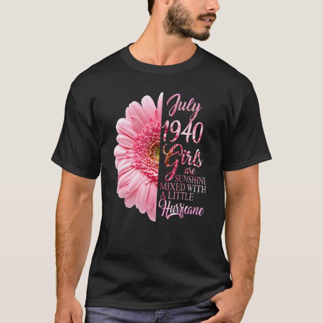 Camiseta Jul Garota 1940 82 Anos De Sol Misturando Um (Frente)