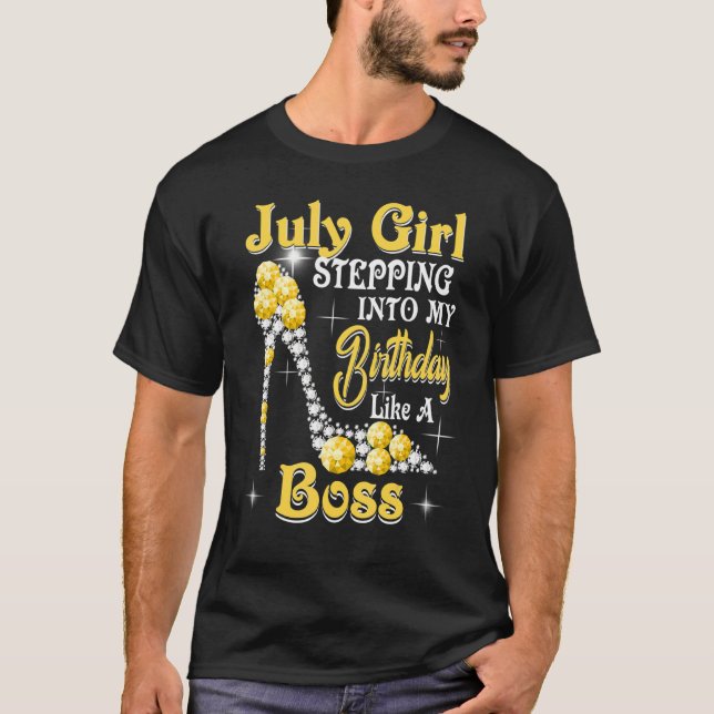 Camiseta Julian Girl Entrando No Meu Aniversário Como Um Ch (Frente)