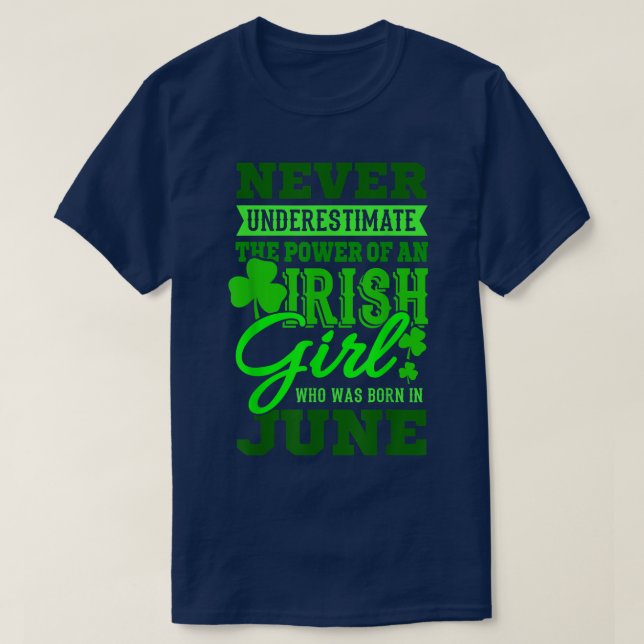 Camiseta June Birthday Never Underestimate The Power Of An  (Frente do Design)