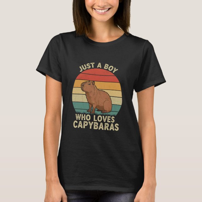 Camiseta Just a Boy Who Loves Capybaras (Frente)