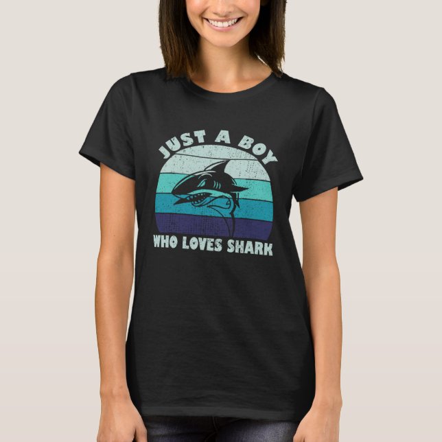 Camiseta Just A Boy Who Loves Sharks Love Ocean Shark (Frente)