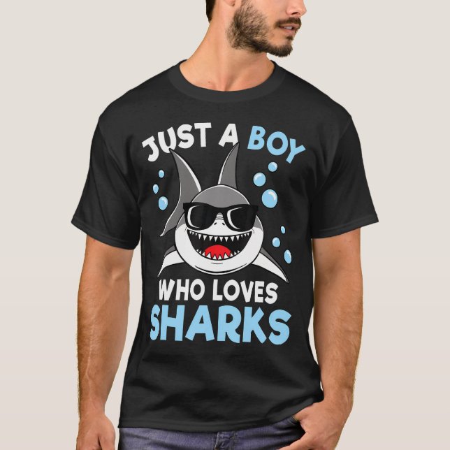 Camiseta Just A Boy Who Loves Sharks Sea Animal Shark Lover (Frente)