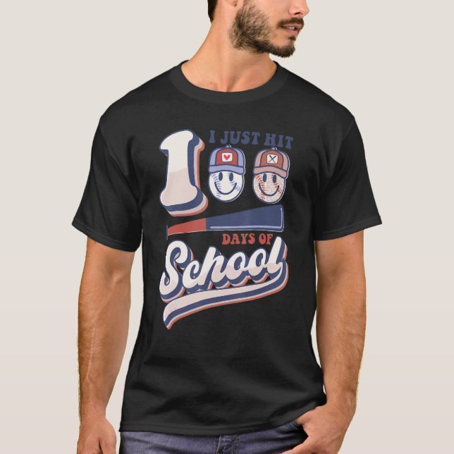 Camiseta just hit 100 days of school baseball teacher boys  (Frente)