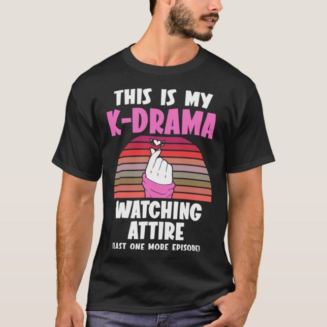 Camiseta K Drama Watching Oppa Finger One More Episode (Frente)