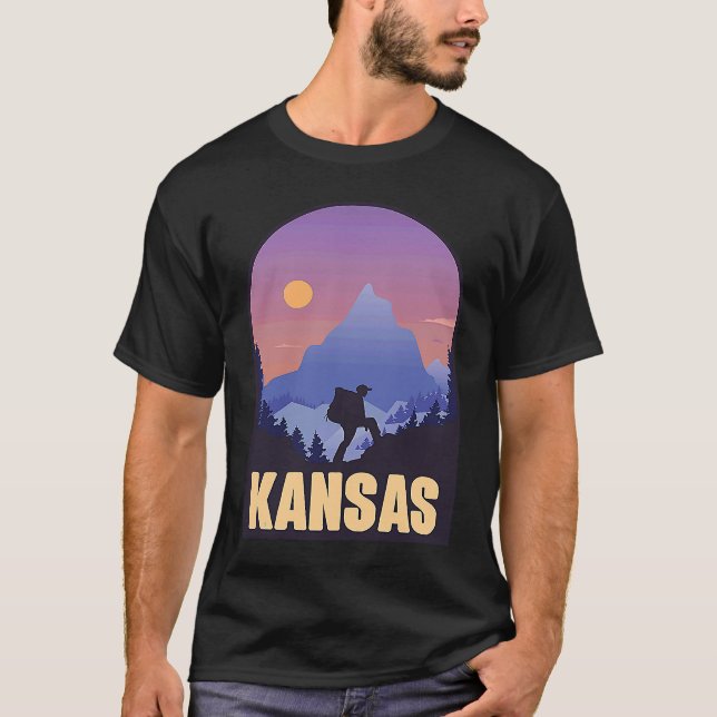 Camiseta Kansas State USA Caminhando Trip Souvenir (Frente)