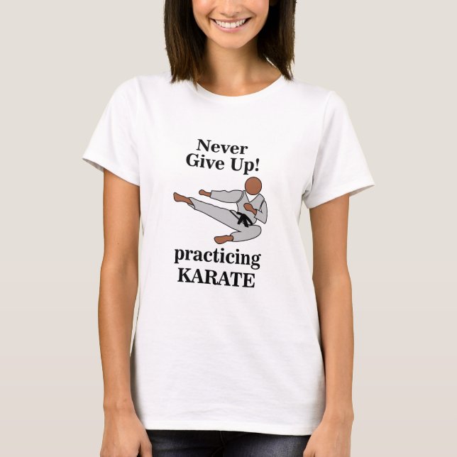 Camiseta Karate Black Belt Nunca Desiste De Artes Marciais (Frente)