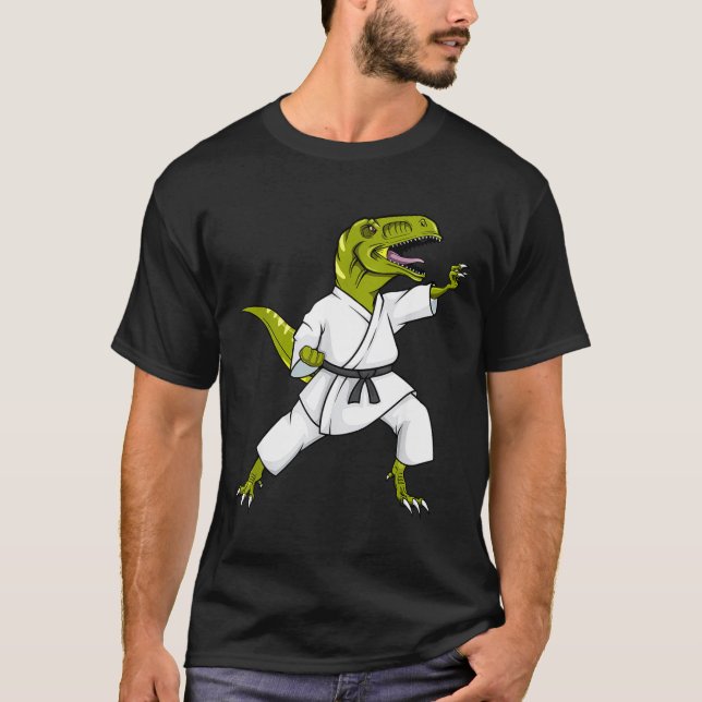 Camiseta Karatesaurus T-rex Dinossauro Engraçado Karatê Sam (Frente)