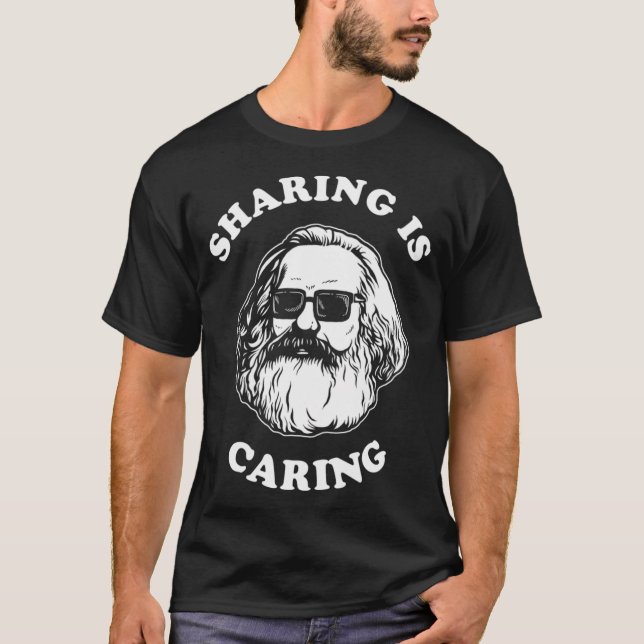 Camiseta Karl Marx Socialismo Compartilhando Está Se Import (Frente)