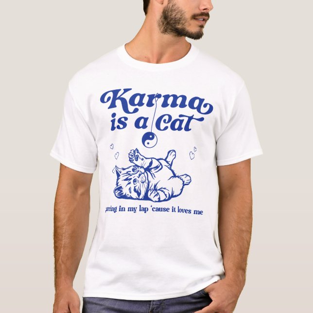 Camiseta karma é um gato roncando no meu colo (Frente)