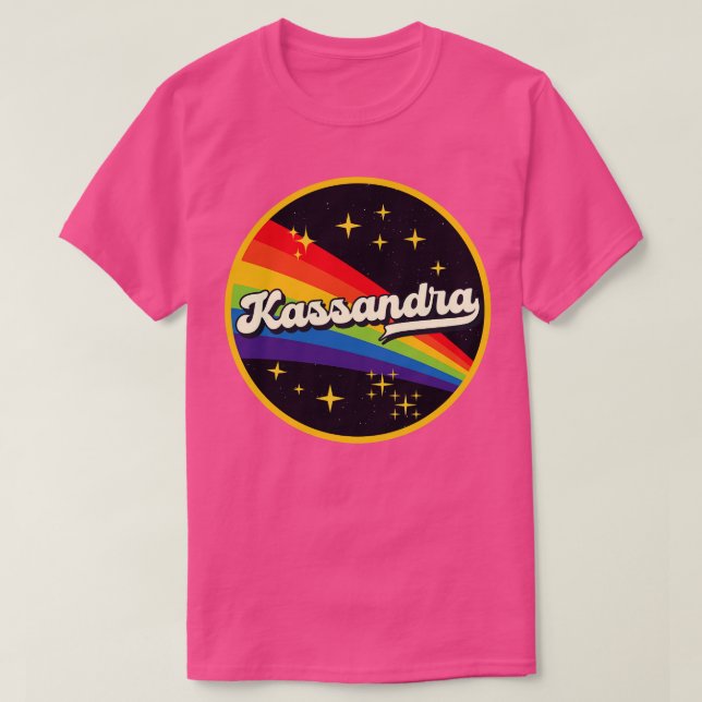 Camiseta Kassandra Rainbow No Estilo De Vintagem Espacial (Frente do Design)