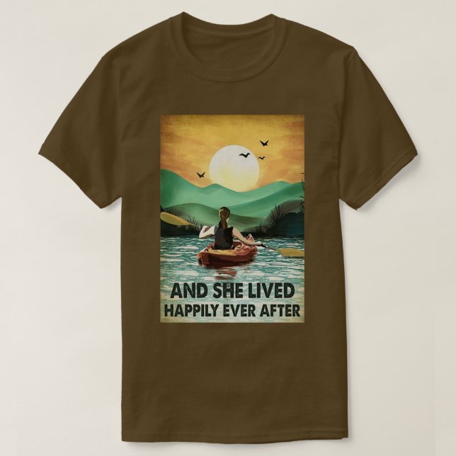 Camiseta Kayaking E Ela Viveu Feliz Depois  (Frente do Design)