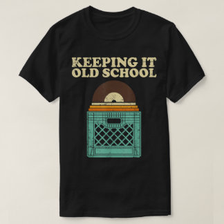 Camiseta Keeping It Old School Vinyl Crate Tee