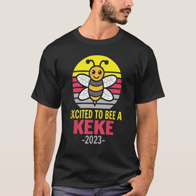 Camiseta Keke 2023   Bee   Grandma   Excited To Be A Keke (Frente)