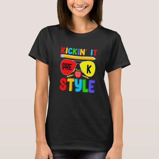 Camiseta Kickin it Pre K Style Back to School Teacher Kids  (Frente)