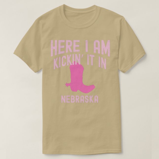 Camiseta Kicking It In Nebraska Cowgirl Western Rodeo Boots (Frente do Design)