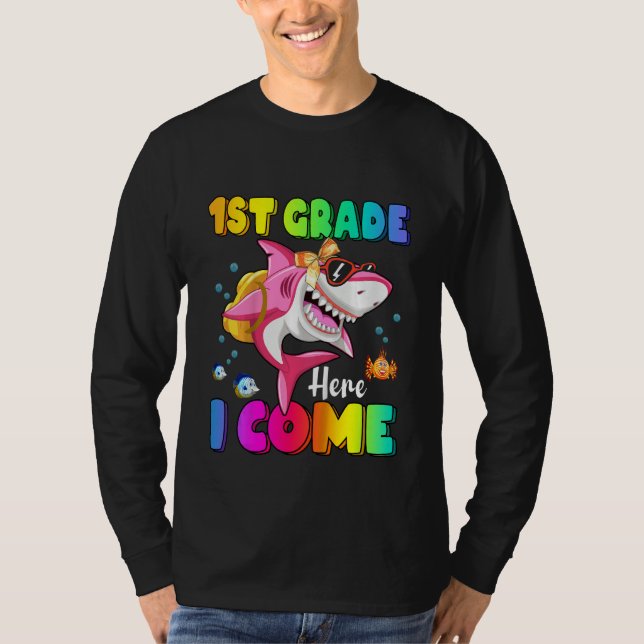 Camiseta Kids 1st Grade Here I Come Shark Backpack Back To  (Frente)
