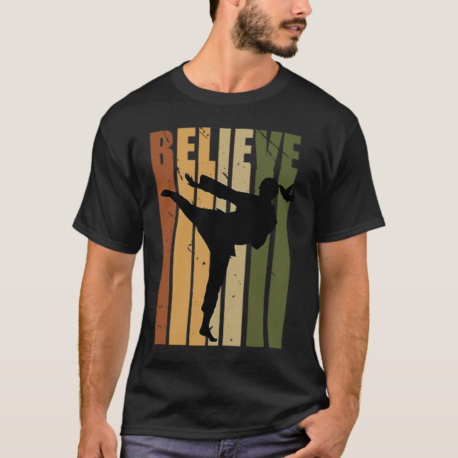 Camiseta Kids Camouflage Retro Karate Motivating Believe Pr (Frente)
