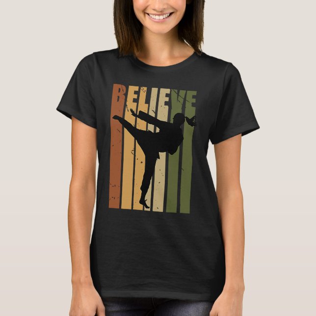 Camiseta Kids Camouflage Retro Karate Motivating Believe Pr (Frente)
