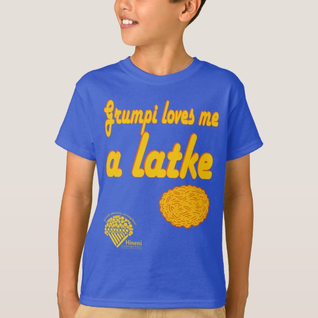 Camiseta Kids' Hanukkah Shirt - "Grumpi loves me a latke" (Frente)