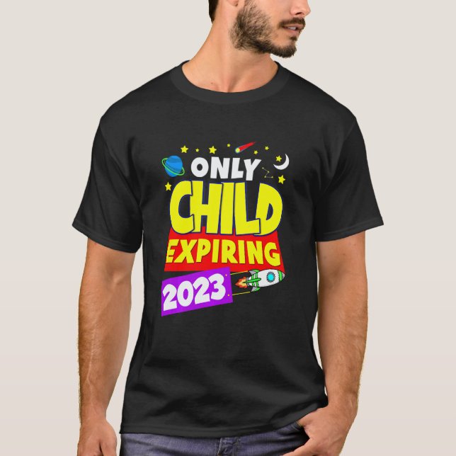 Camiseta Kids Only Child Expiring 2023 Big Bro Or Big Siste (Frente)