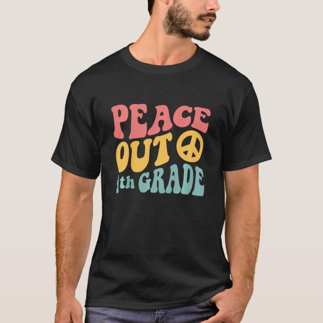 Camiseta Kids Peace Out 4th Grade  Retro 70 s Last Day Of 4 (Frente)