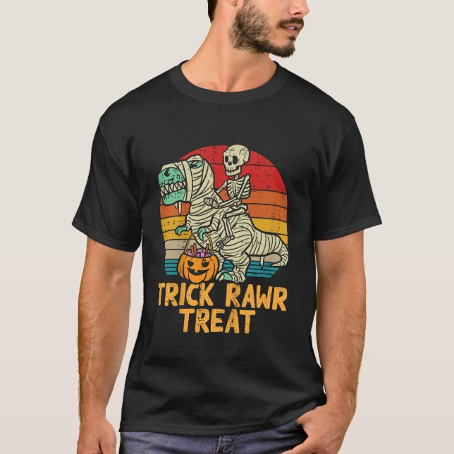Camiseta Kids Trick Rawr Treat Skeleton Trex Dino Toddler B (Frente)