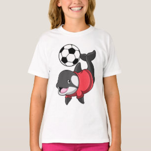 Camiseta Killerwhale como jogador de futebol com futebol