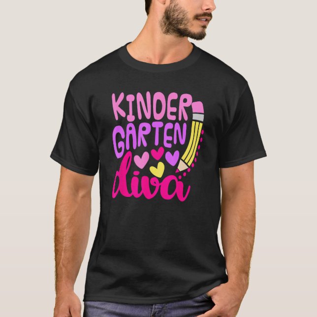 Camiseta Kindergarten Diva Girls First Day Of Kindergarten (Frente)