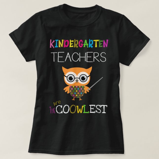Camiseta Kindergarten Teacher Owl  (Frente do Design)