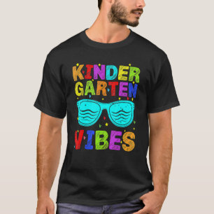 Camiseta Kindergarten Vibes First Day Back To School Teache