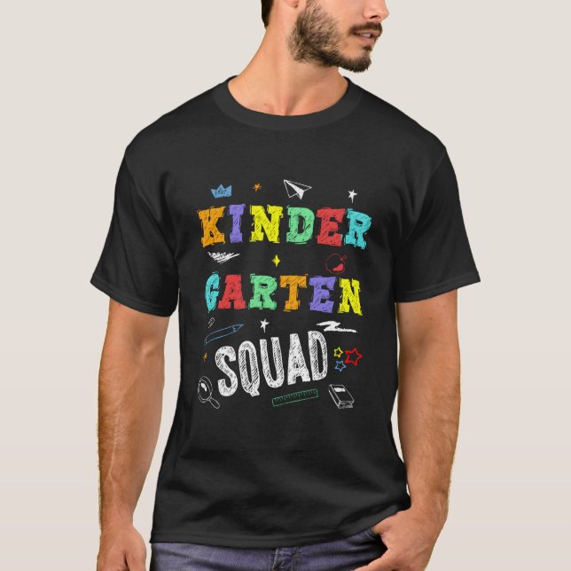 Camiseta Kindergen Squad Back To School Family Preschool (Frente)