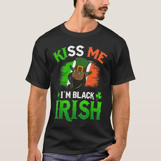 Camiseta Kiss Me I'm Black Irish St Patricks Day American A (Frente)