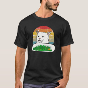 Camiseta Kit Retro Vegan Confuso Gritando Meme da Internet