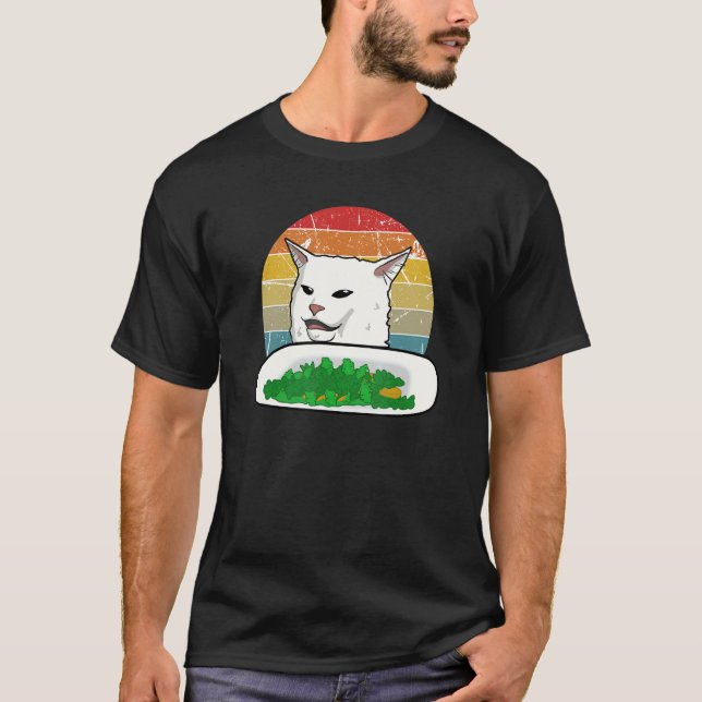 Camiseta Kit Retro Vegan Confuso Gritando Meme da Internet (Frente)